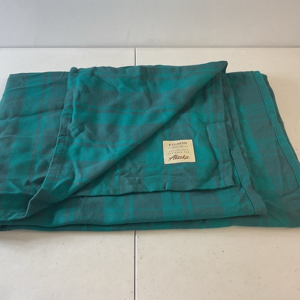 FILSON Alaska Airlines First Class Amenity Green Blue Plaid Wool Throw Blanket